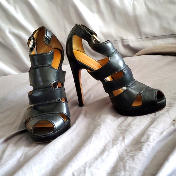KORS Michael Kors Peep-Toe Heels - Picture 1 of 8